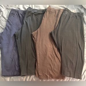 SET of 4 pairs of capris